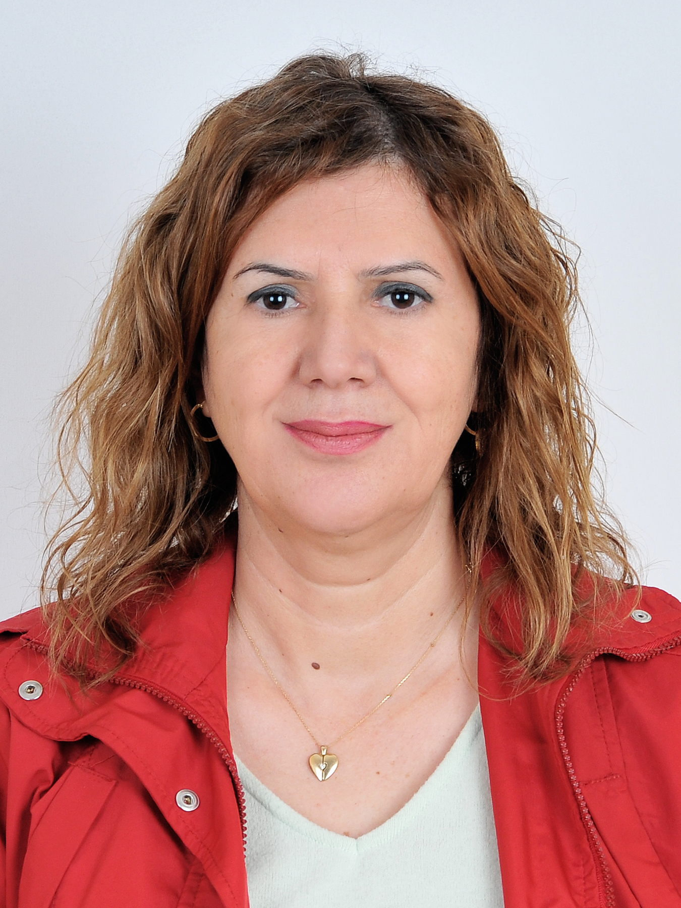 YASEMİN ORHAN GÜLLÜ