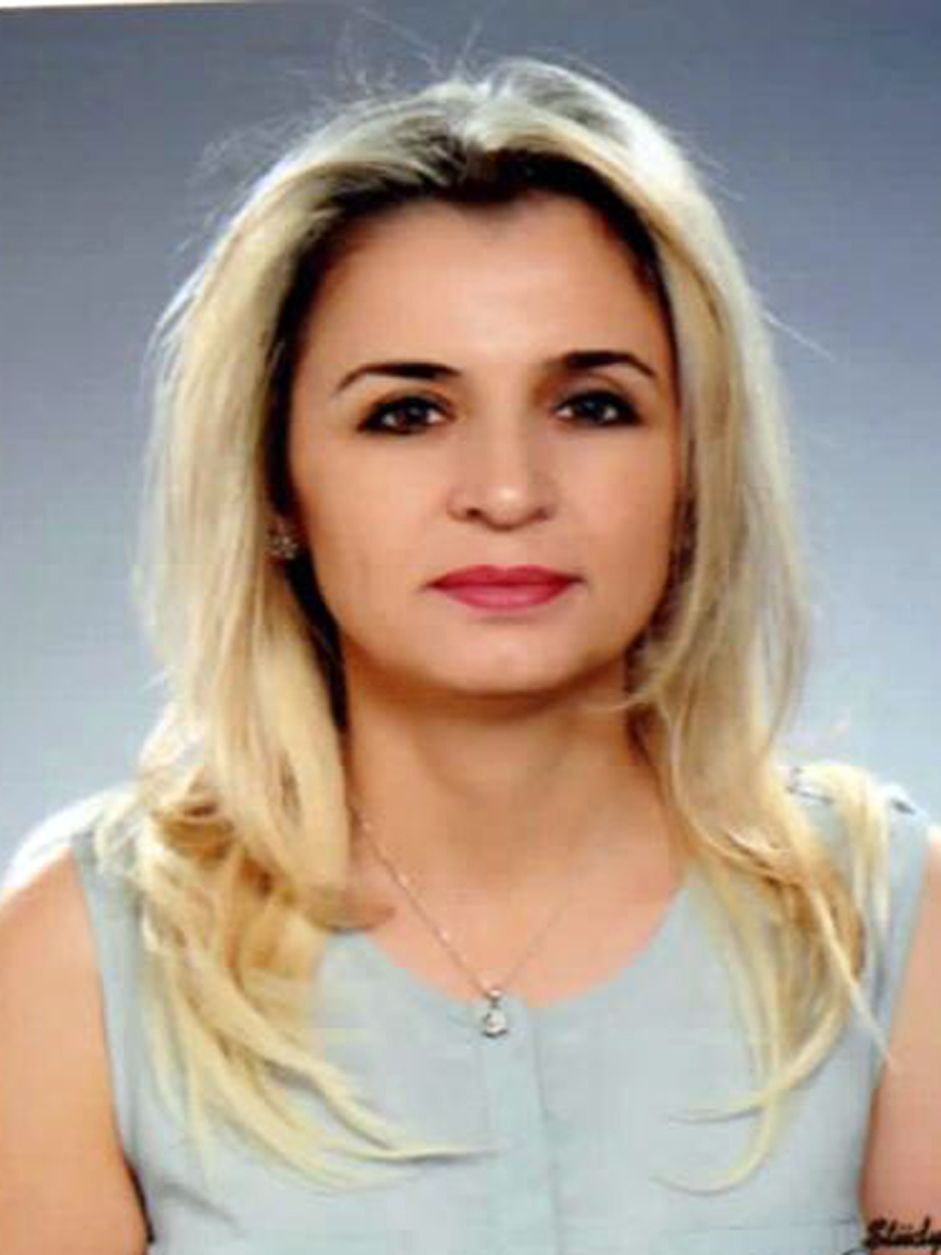 NAZİFE ÜNLÜ