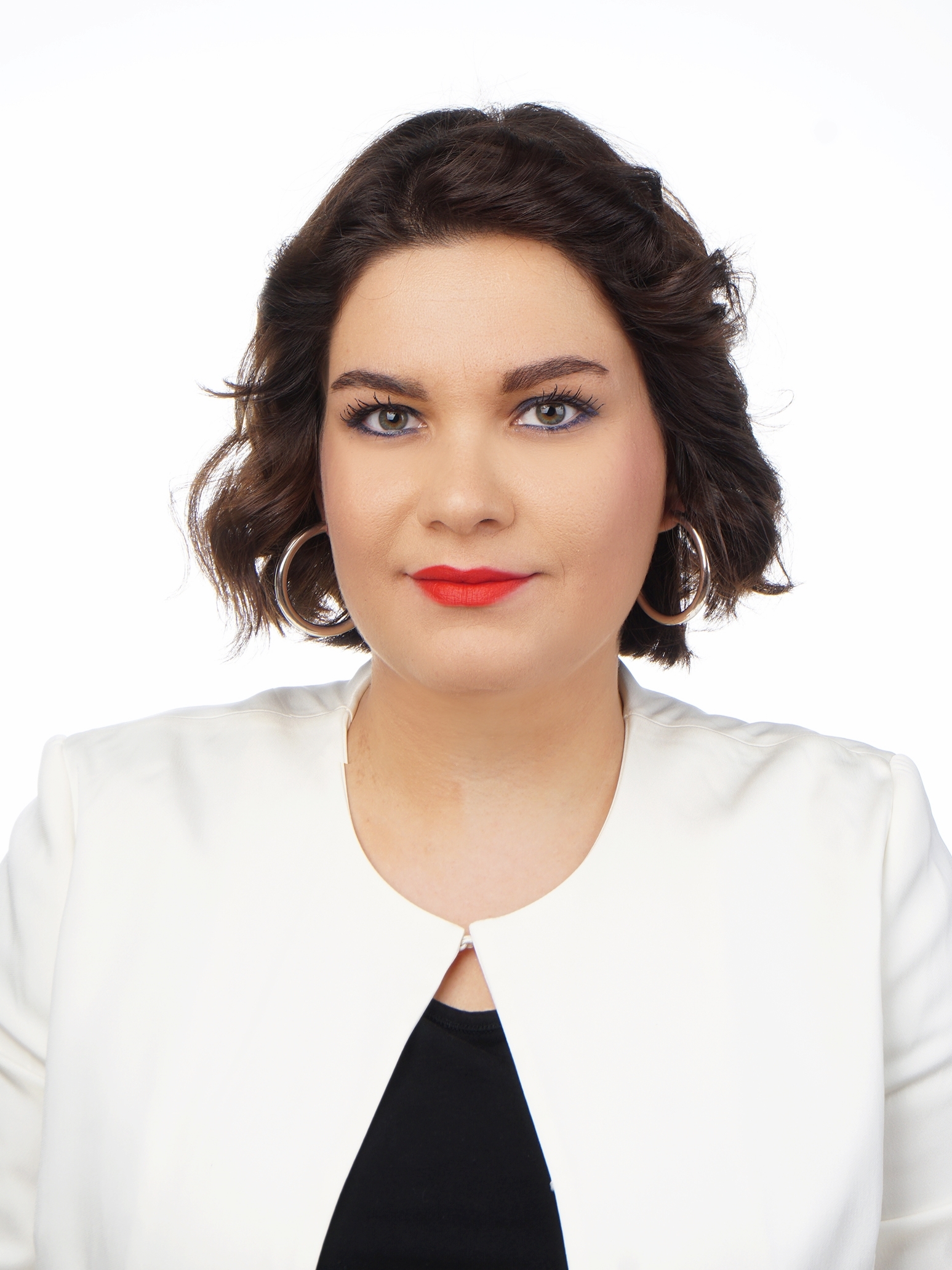 TUĞÇE TANRIKUT